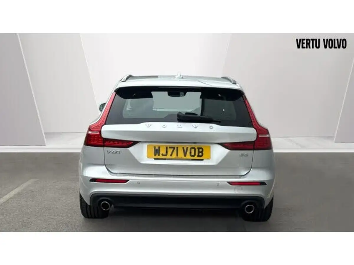 2021-volvo-v60-20-b3-momentum-161bhp-big-12