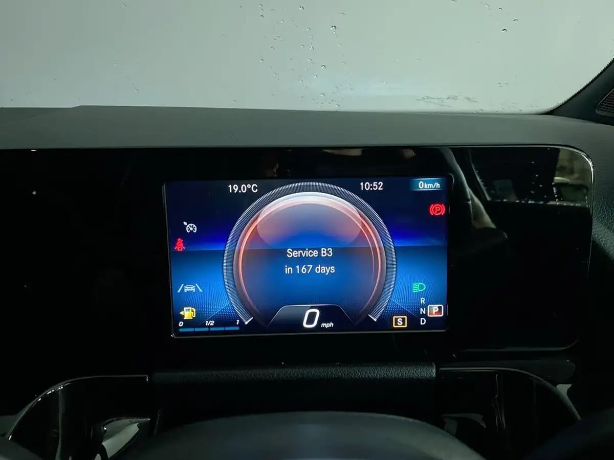 2019-mercedes-benz-b-class-13-b180-amg-line-7g-dct-big-28