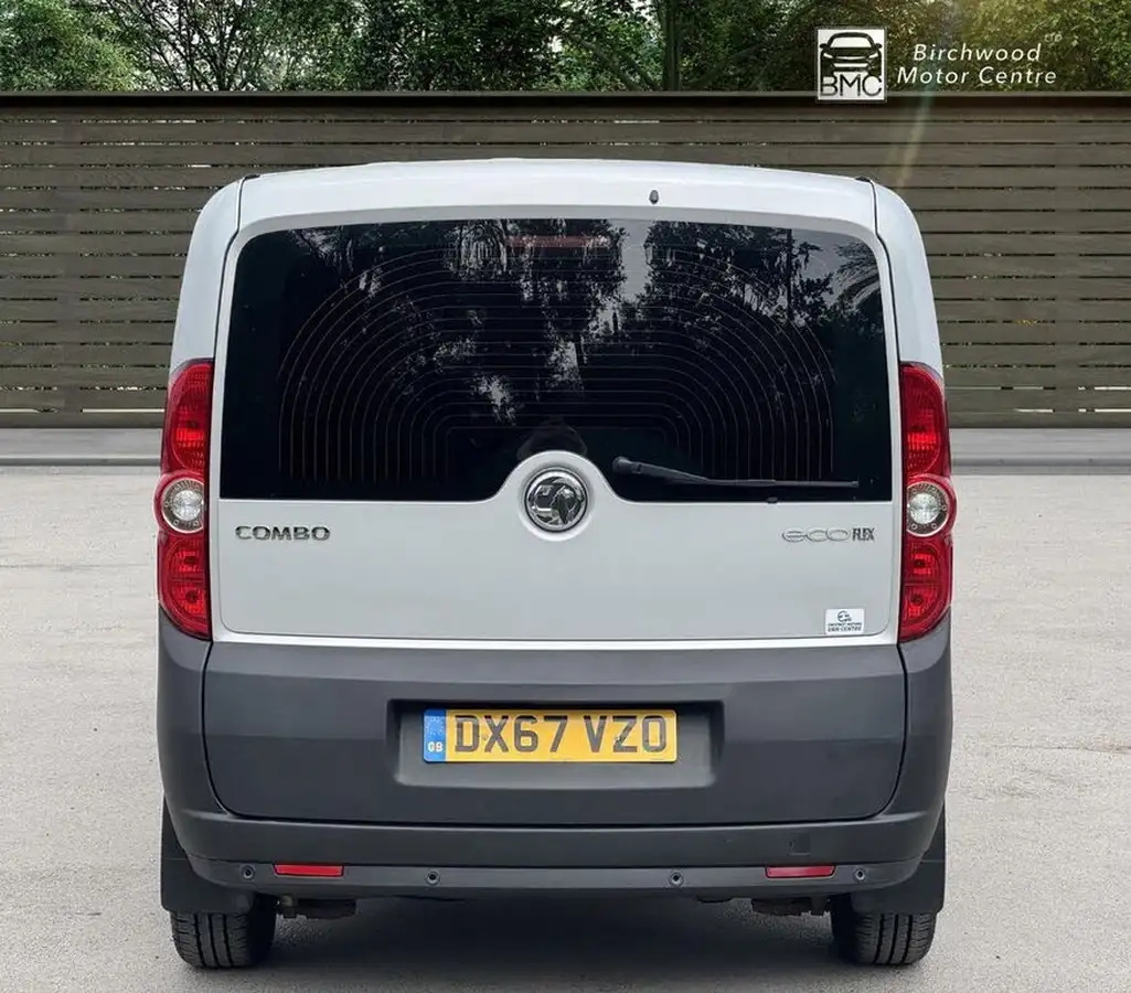 2017-vauxhall-combo-13cdti-2300-95pseu6-l1h1-ss-ecoflex-5-seats-crew-big-5