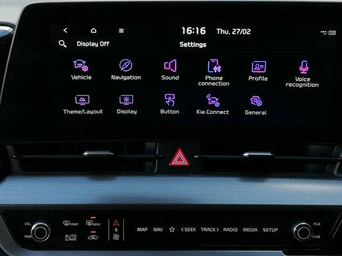 2023-kia-sportage-16-t-gdi-3-148bhp-big-13
