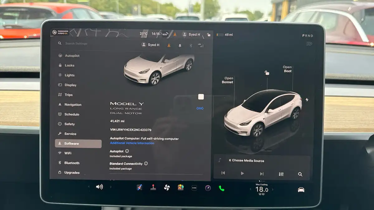 2022-tesla-model-y-e-long-range-big-12