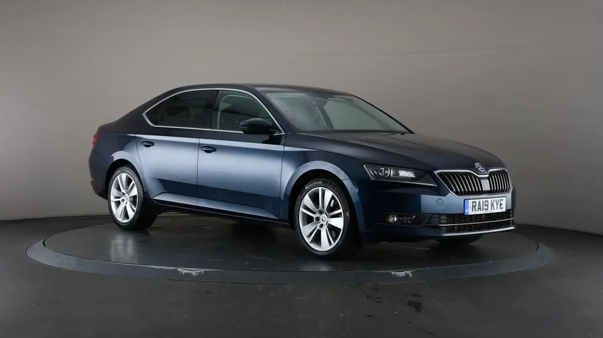 2019-skoda-superb-20tdi-se-l-executive-150ps-hatchback-big-54