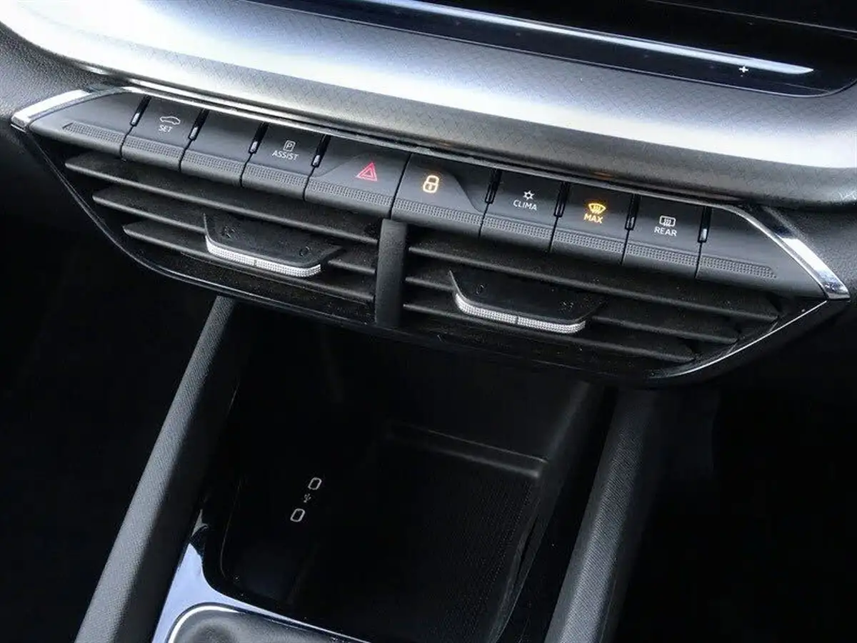 2020-skoda-octavia-15-tsi-se-technology-act-estate-big-22