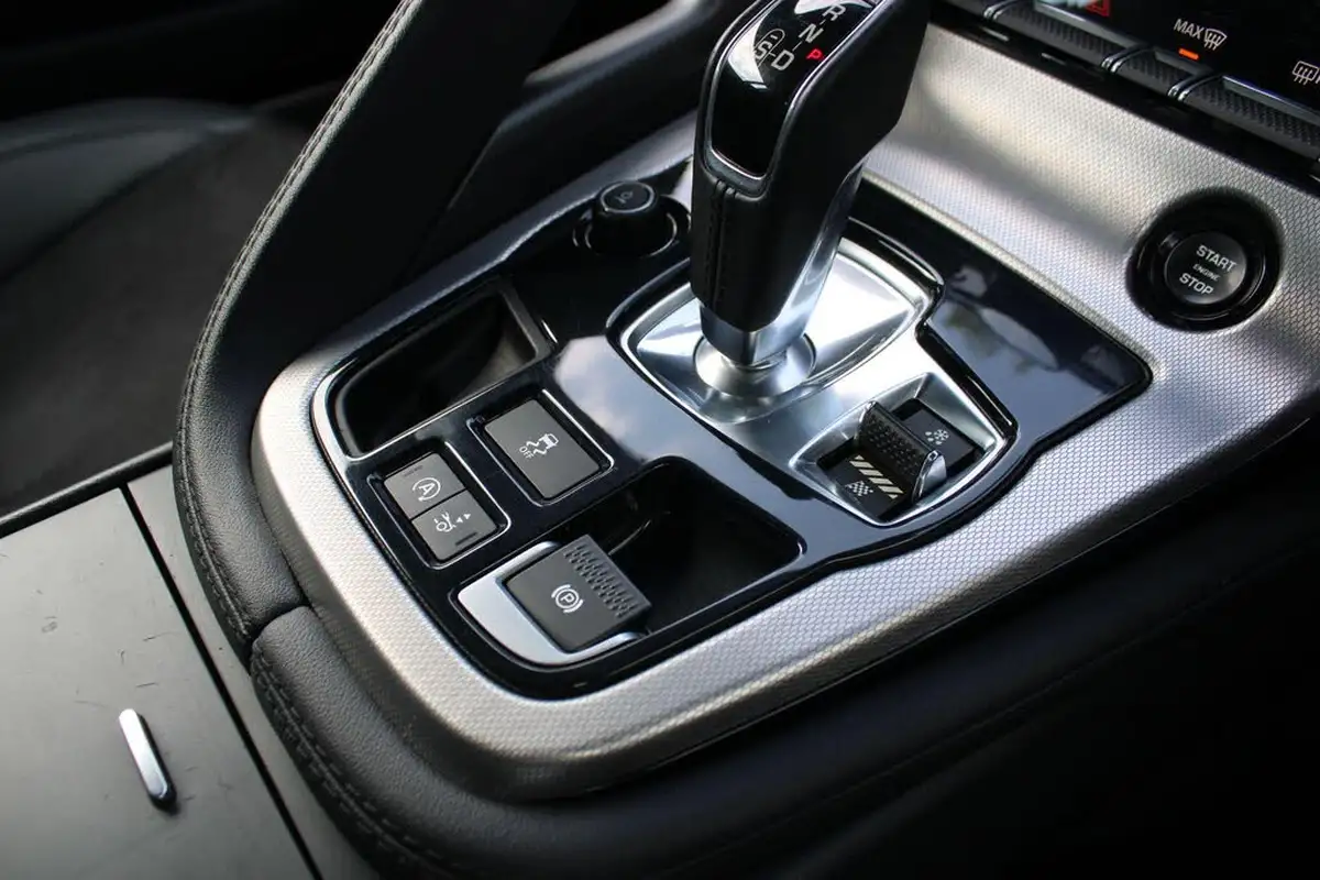 2016-jaguar-f-type-30-v6-sc-coupe-auto-big-19