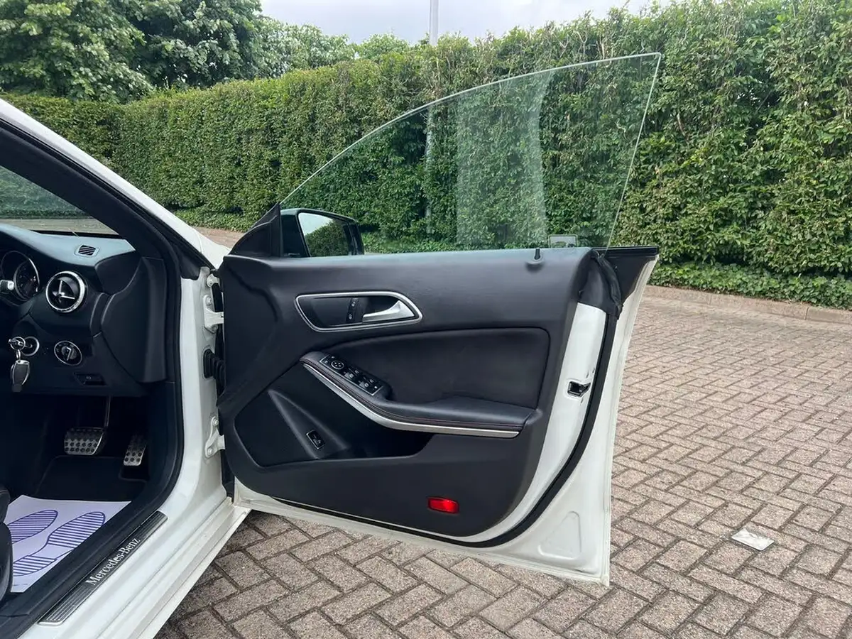 2017-mercedes-benz-cla-16-cla-180-amg-line-coupe-4d-7g-dct-big-39