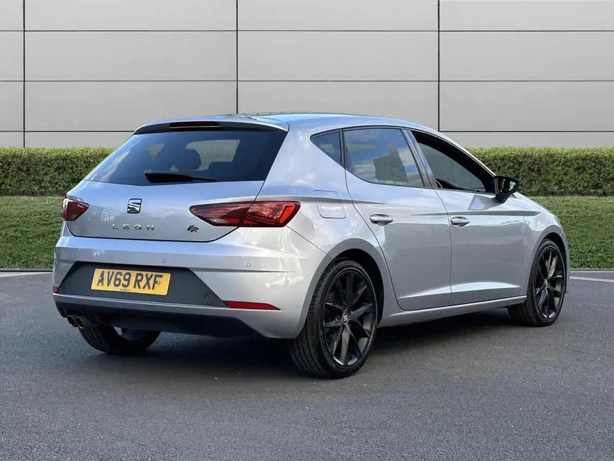 2020-seat-leon-15-tsi-evo-fr-black-edition-150ps-hatchback-dsg-big-7