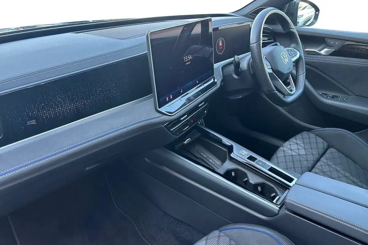 2024-volkswagen-passat-15-etsi-r-line-big-32