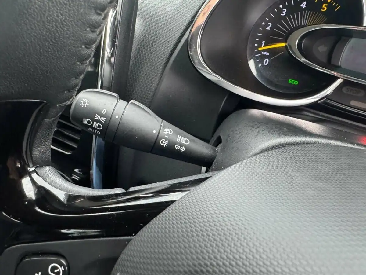 2013-renault-clio-15dci-dynamique-s-medianav-edc-auto-big-22