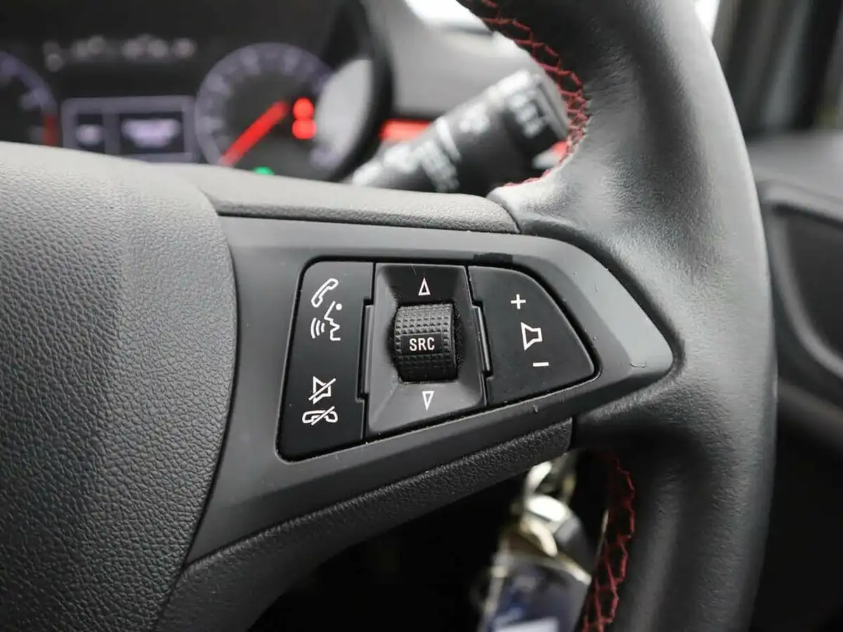 2018-vauxhall-corsa-14i-sri-90ps-ecotec-3d-big-16