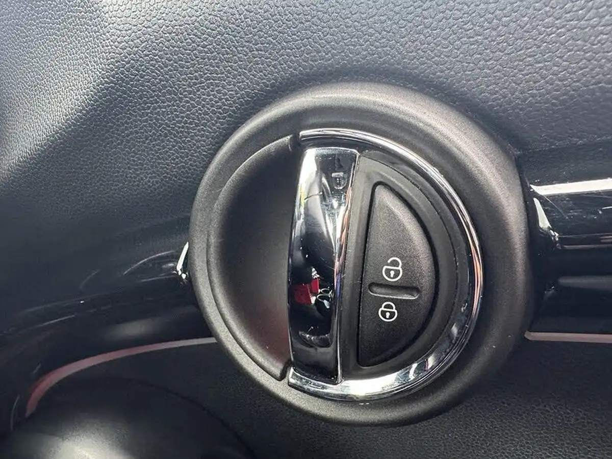 2021-mini-cooper-20-cooper-s-sport-hatchback-3d-big-8