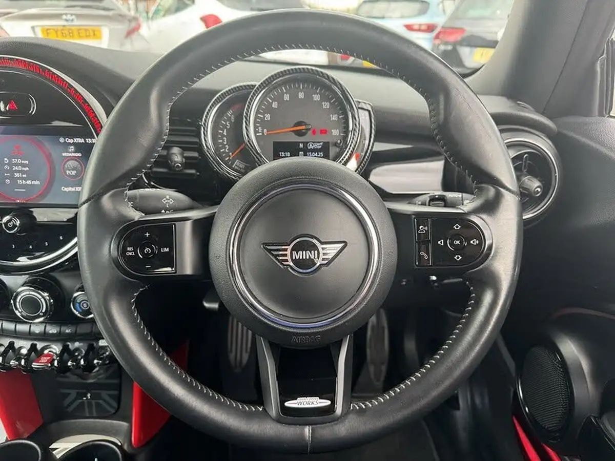 2021-mini-cooper-20-cooper-s-sport-hatchback-3d-big-32