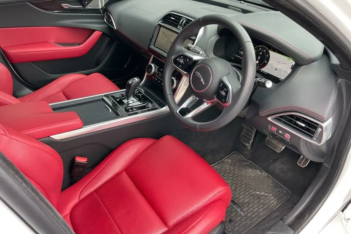 2024-jaguar-xe-20-p250-r-dynamic-hse-black-big-16