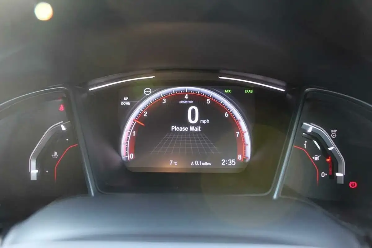 2018-honda-civic-15-vtec-turbo-prestige-cvt-big-9