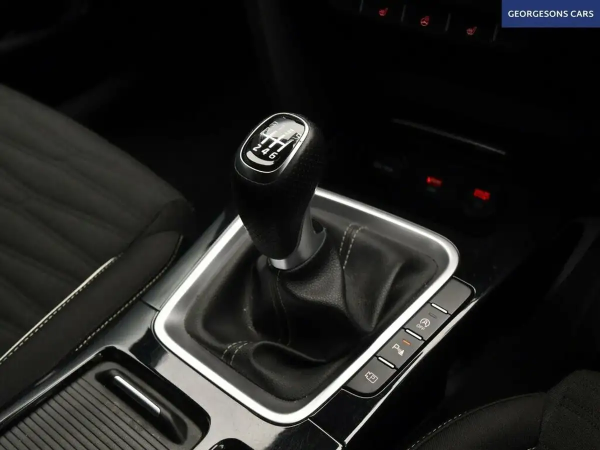 2022-kia-pro-ceed-15-t-gdi-gt-line-big-25