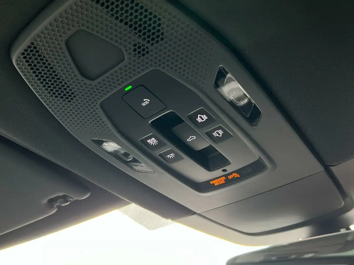 2024-porsche-macan-e-4-electric-big-33