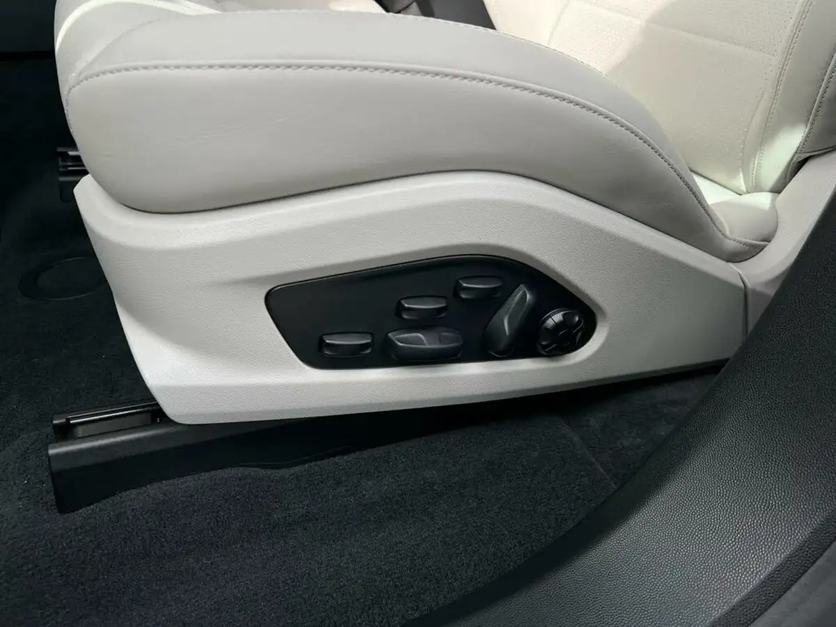 2024-porsche-macan-e-4-electric-big-61
