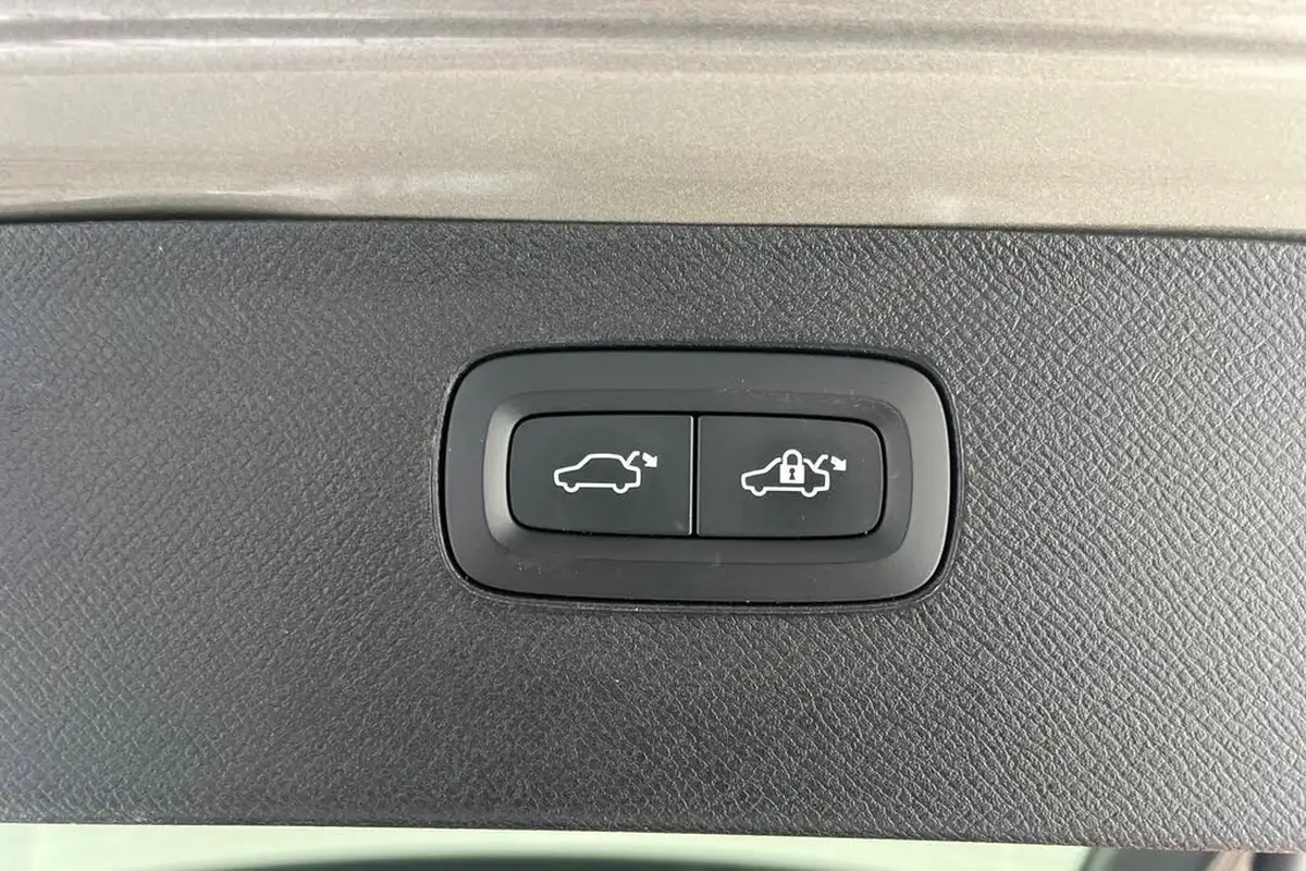 2021-volvo-xc90-20td-b5-inscription-big-26