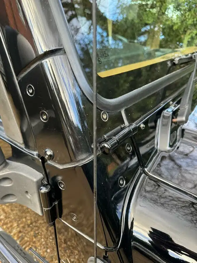 1997-jeep-wrangler-40-sahara-hard-big-25