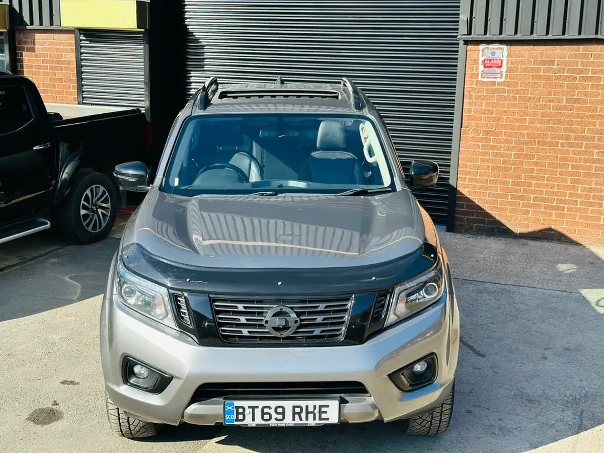 2019-nissan-navara-23dci-tt-n-guard-8-navileathersunroof-auto-big-10