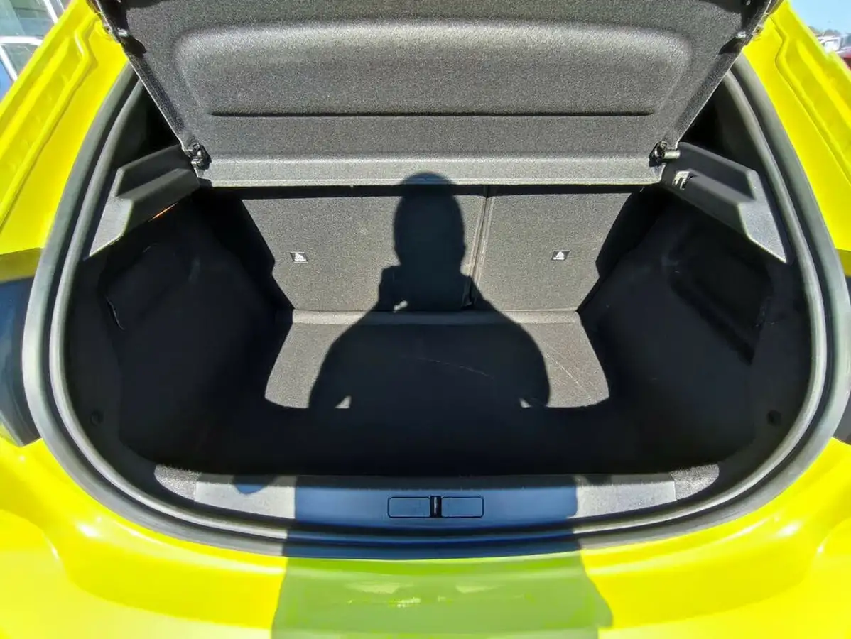 2024-peugeot-208-12-puretech-allure-big-14