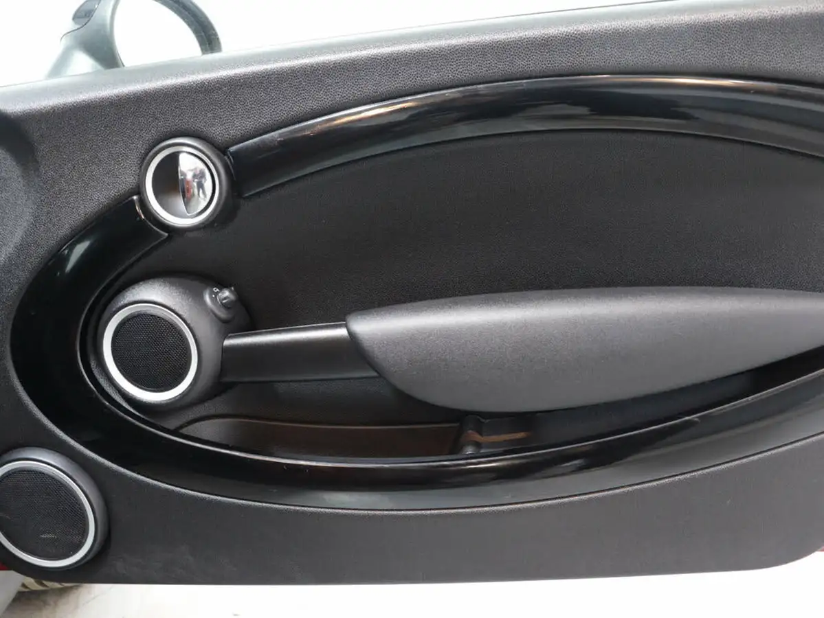 2012-mini-cooper-16-cooper-122bhp-coupe-3d-big-32