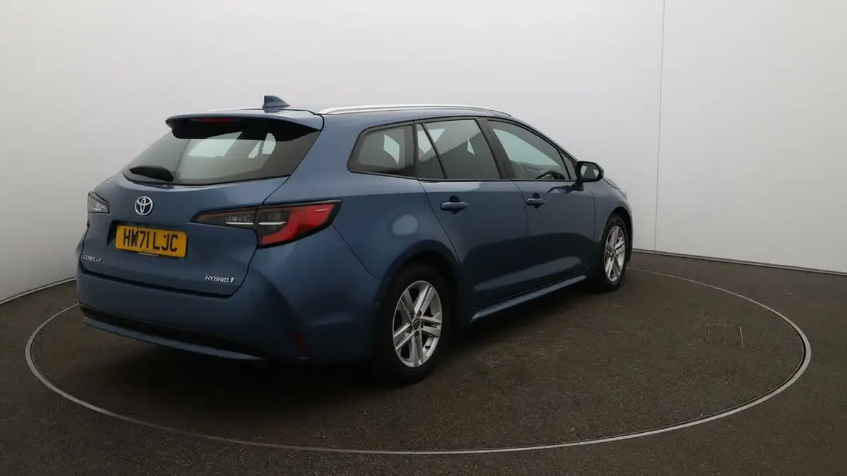 2022-toyota-corolla-18-vvt-i-icon-tech-spare-wheel-touring-sports-5d-big-48