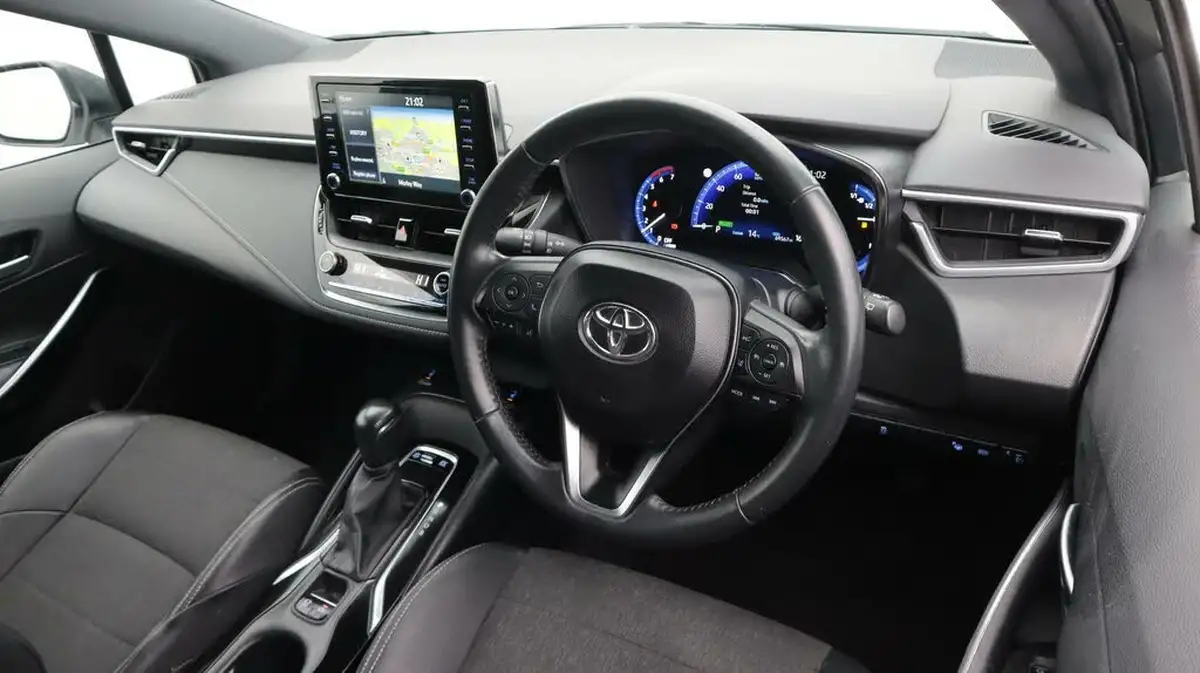 2021-toyota-corolla-18-vvt-i-design-trk-hatchback-5d-big-9