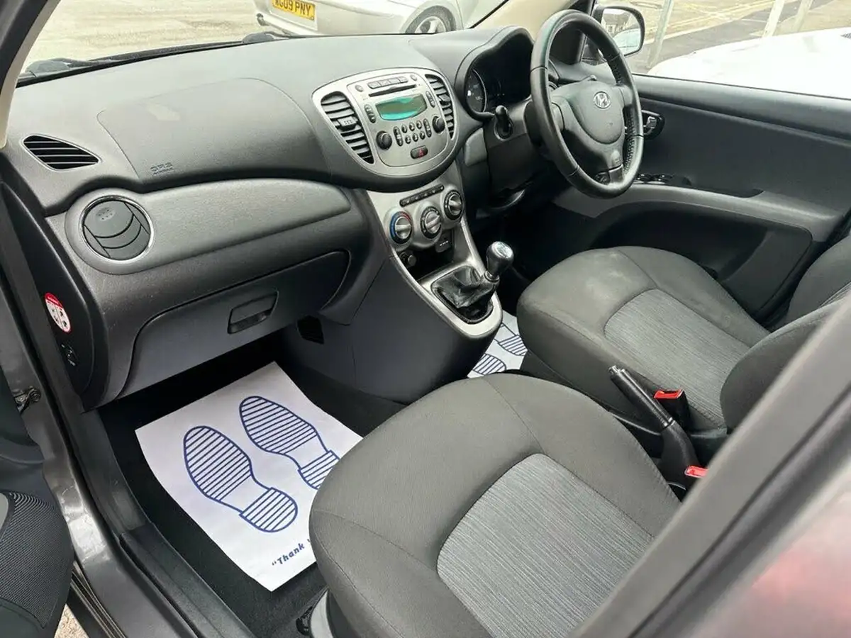 2013-hyundai-i10-12-style-big-19