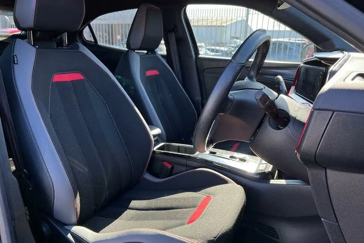 2023-vauxhall-mokka-e-gs-big-16