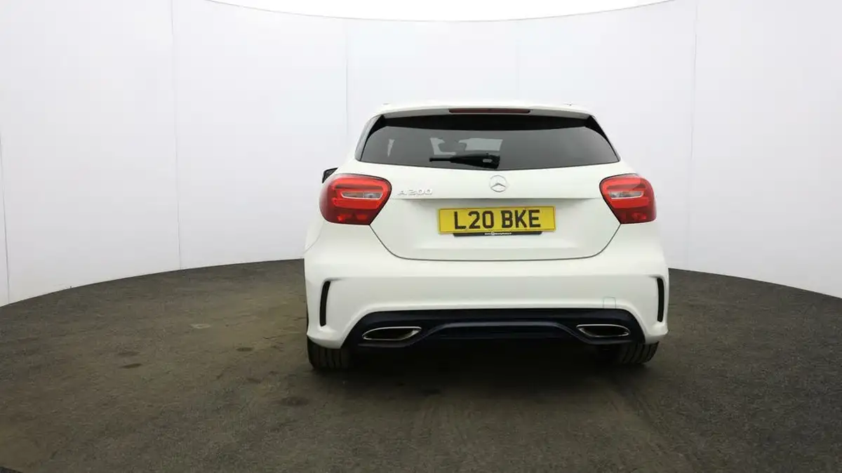 2017-mercedes-benz-a-class-16-a200-amg-line-ss-7g-dct-big-5