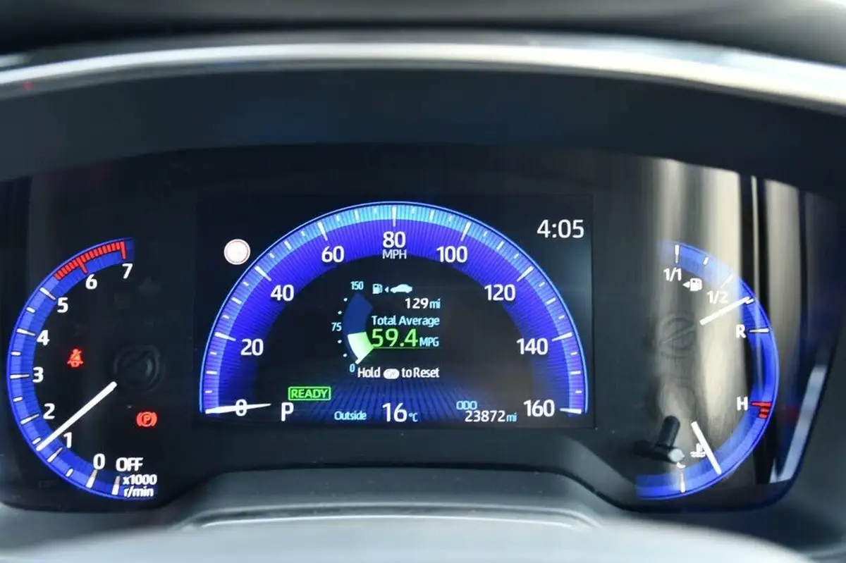 2022-toyota-corolla-18-vvt-i-icon-tech-trk-hatchback-5d-big-42