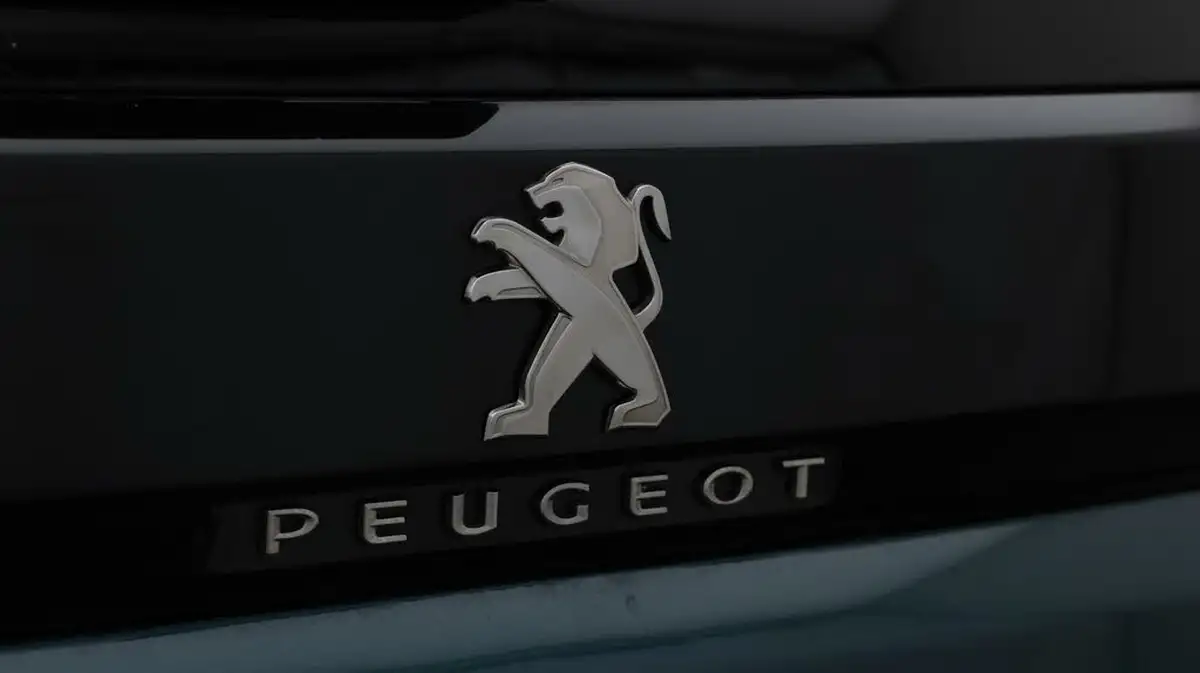 2020-peugeot-5008-suv-16-puretech-gt-line-premium-big-24