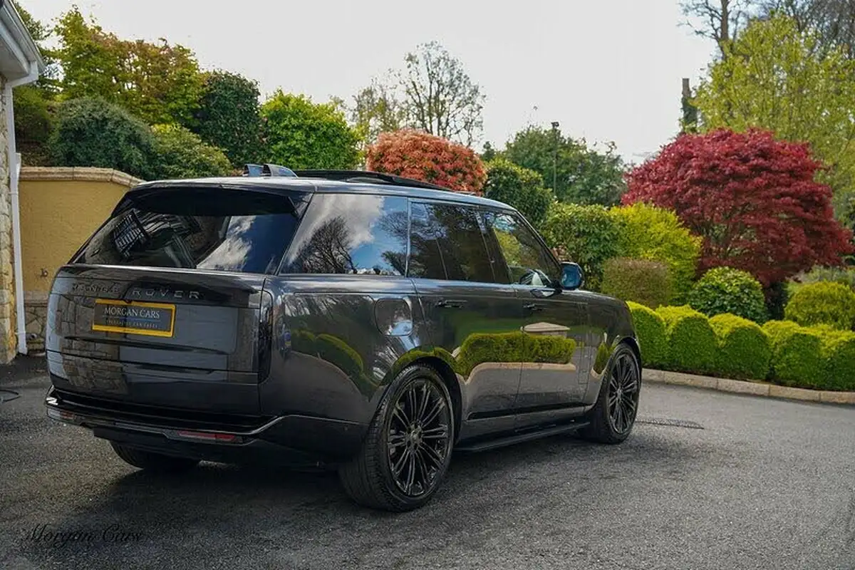 2023-land-rover-range-rover-30-d350-hse-big-4
