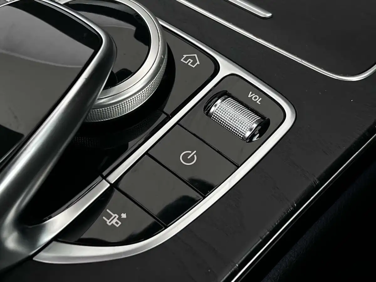 2018-mercedes-benz-c-class-20d-c220d-amg-line-premium-plusss-coupe-2d-big-42