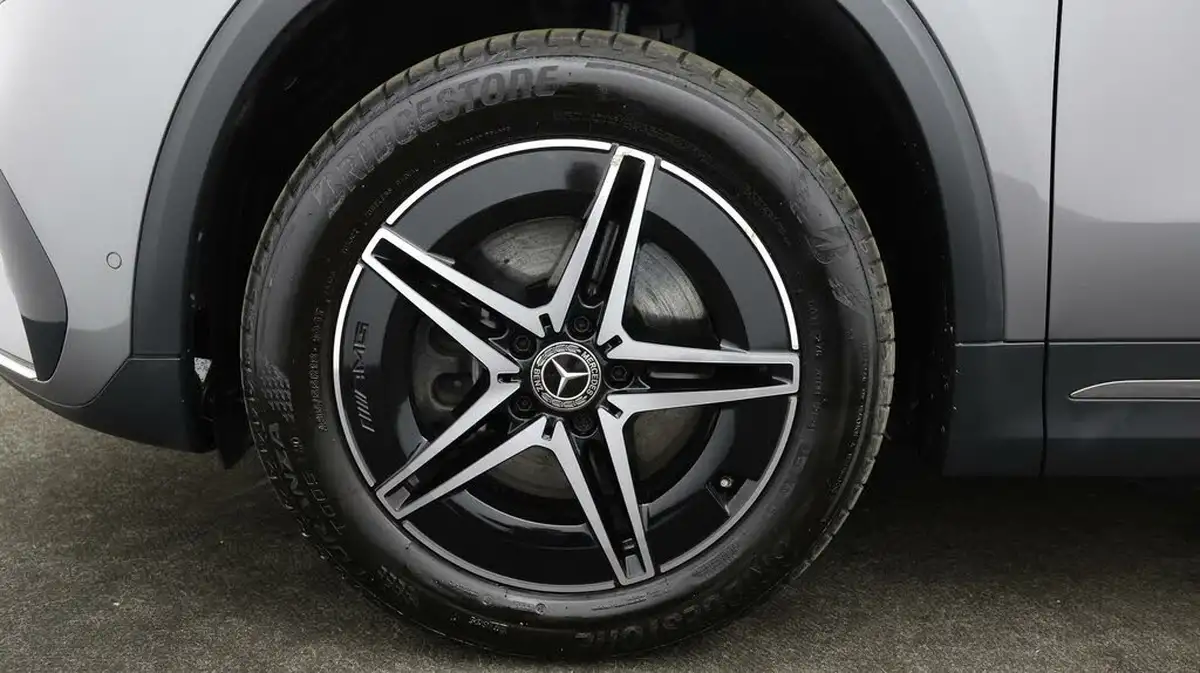 2022-mercedes-benz-eqa-e-eqa-350-amg-line-big-17