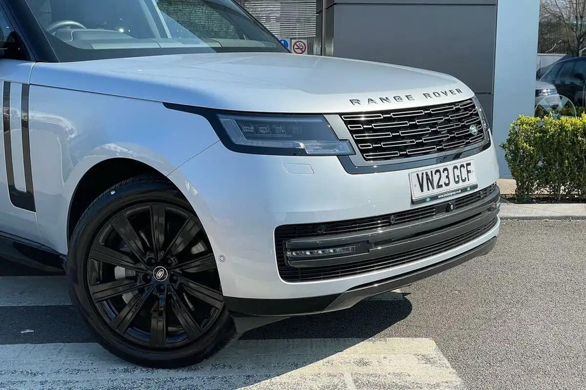 2023-land-rover-range-rover-30-p440e-se-big-32