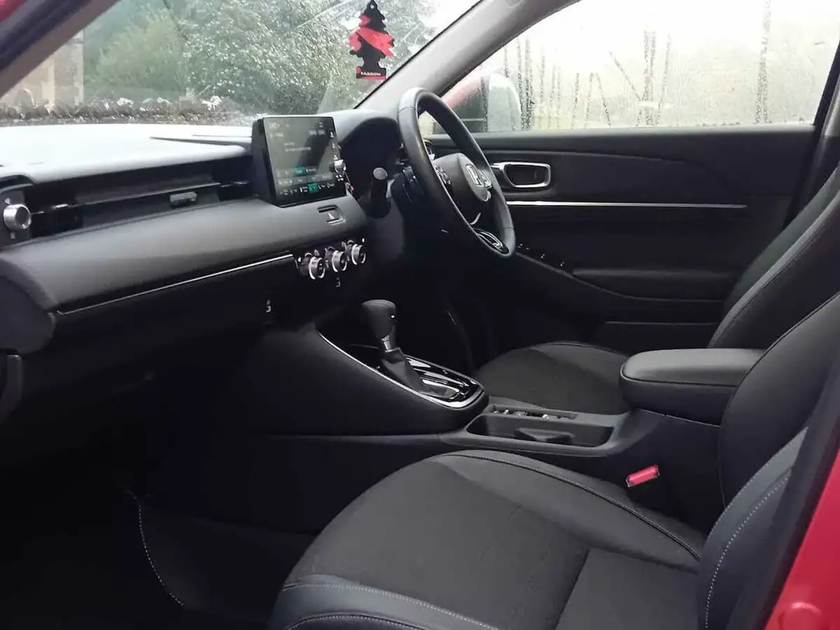 2022-honda-hr-v-15-i-mmd-advance-big-1
