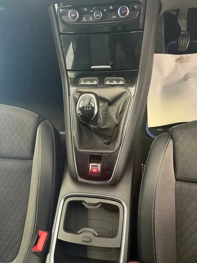 2019-vauxhall-grandland-x-15td-sport-nav-big-21