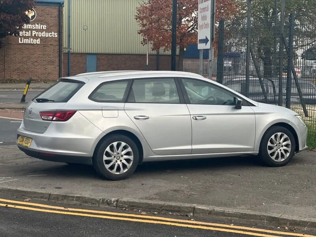 2014-seat-leon-16tdi-se-tech-pack-cr-105ps-ss-sports-tourer-5d-big-23