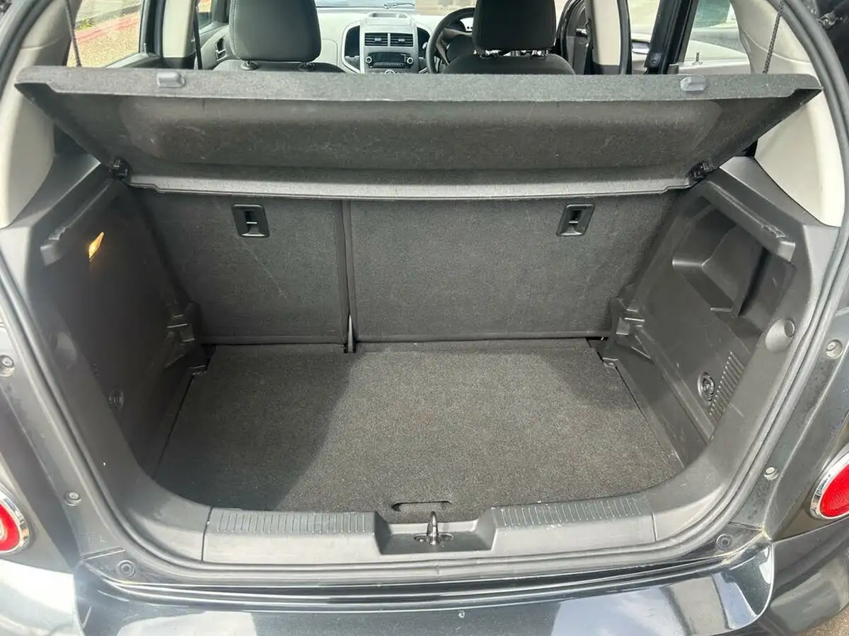 2013-chevrolet-aveo-14-ltz-99bhp-big-8