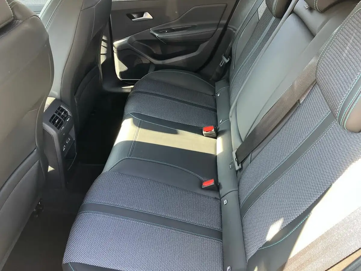 2023-peugeot-308-sw-12-puretech-allure-130ps-ss-eat8-big-18