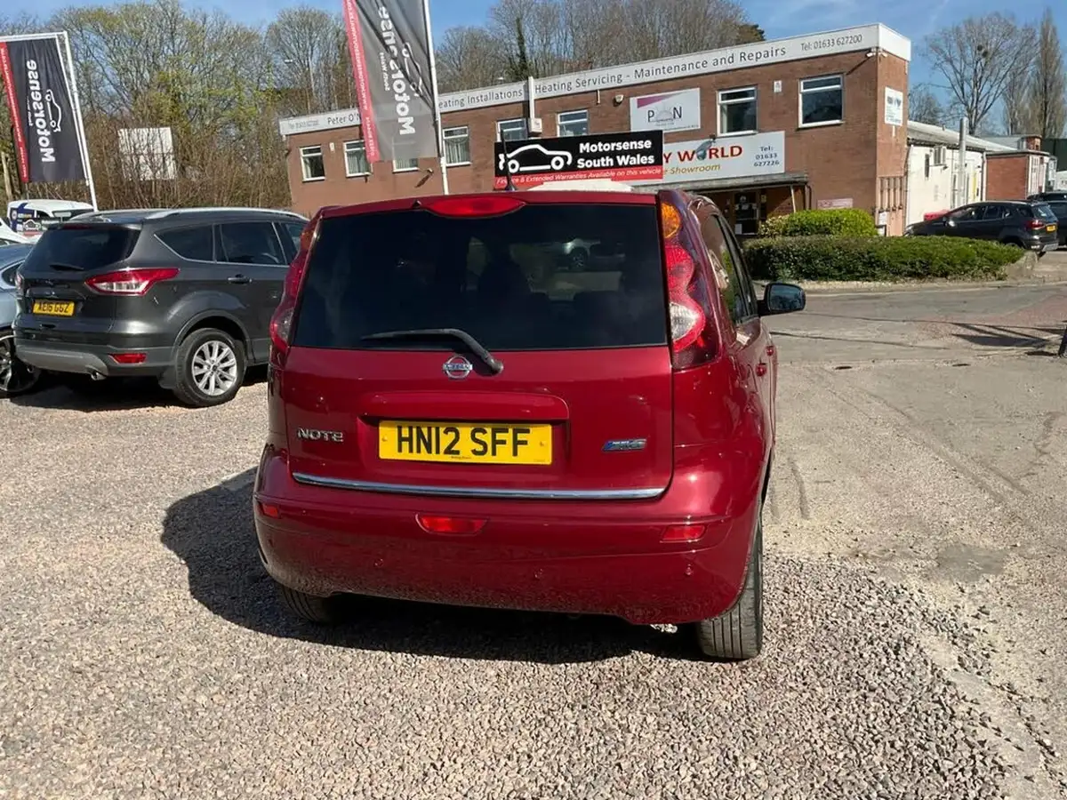 2012-nissan-note-15td-n-tec-big-62
