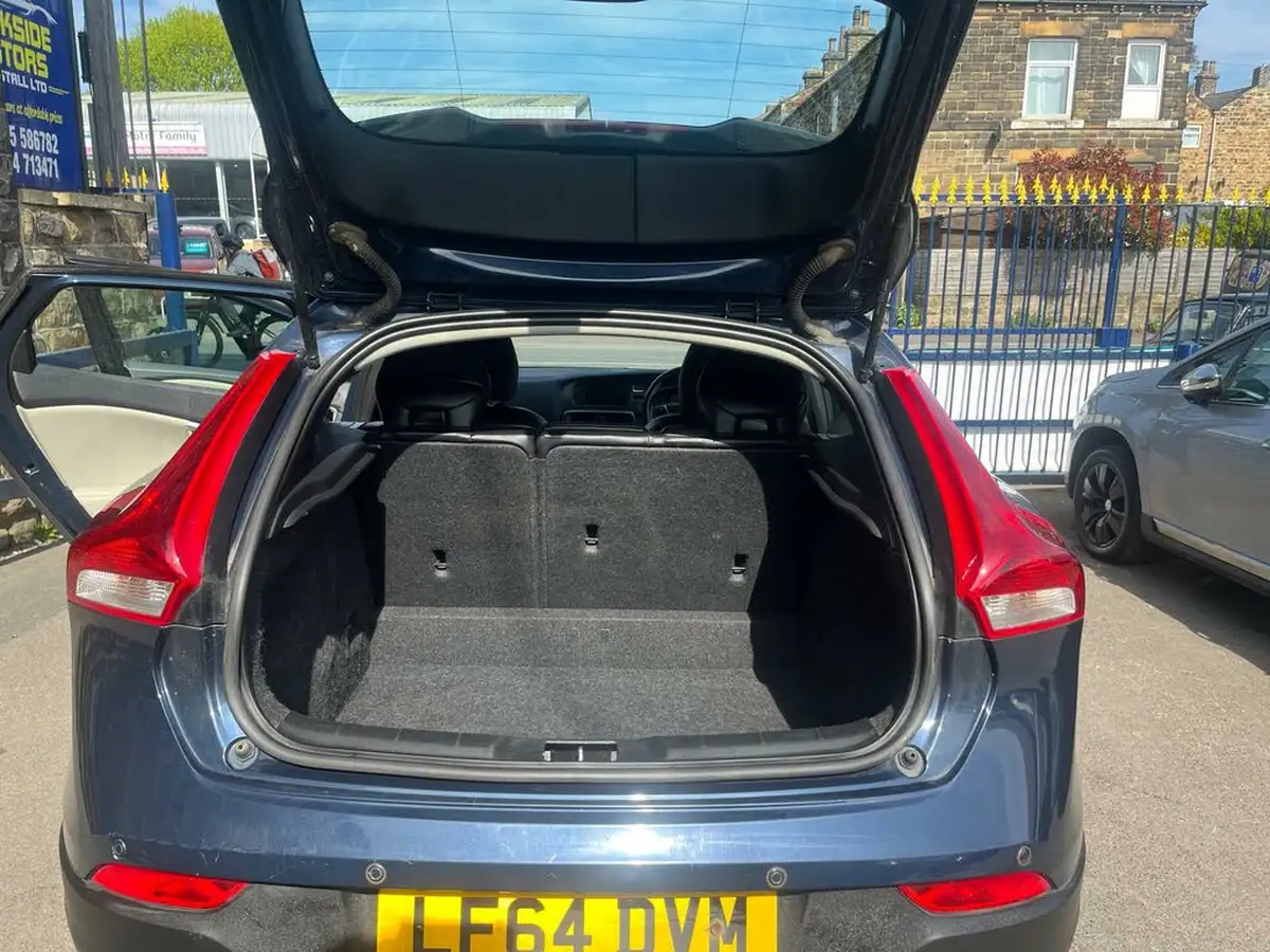 2014-volvo-v40-16td-d2-cross-country-lux-big-6