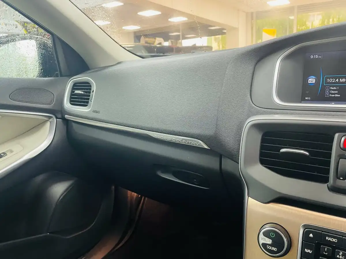 2013-volvo-v40-16td-d2-cross-country-lux-nav-big-55