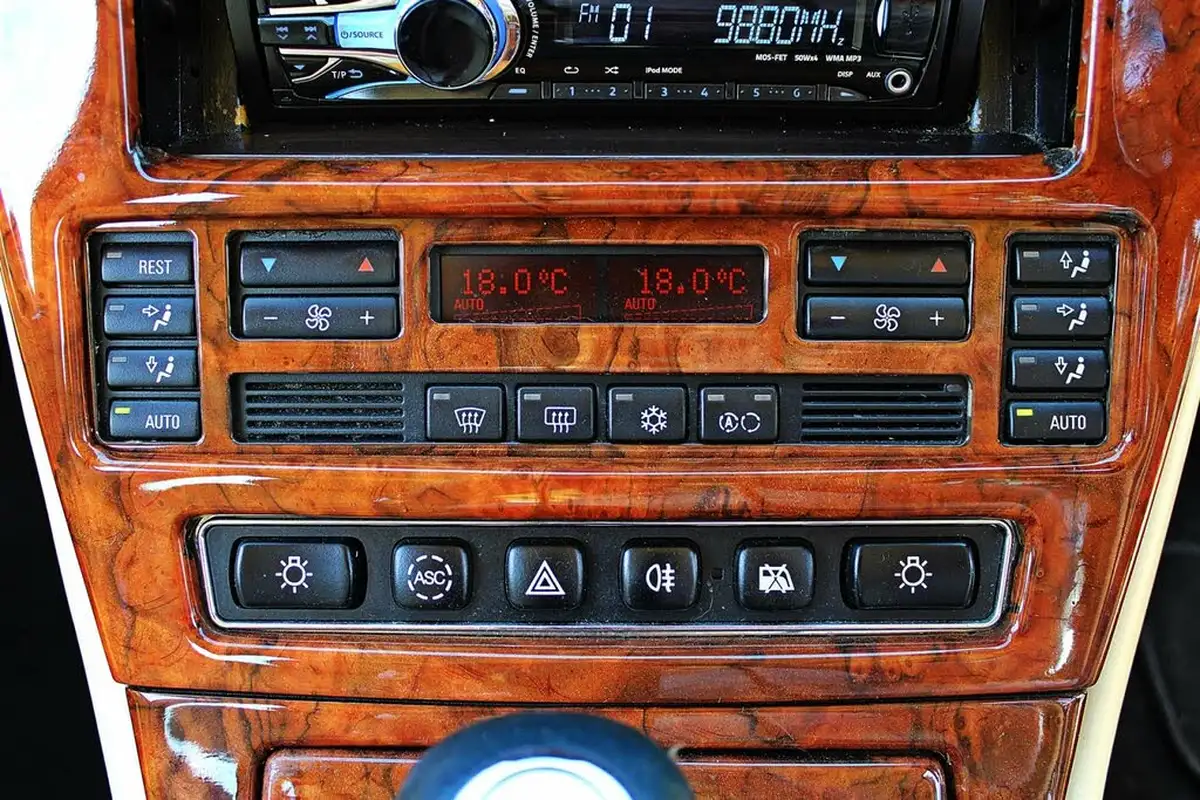 1998-bentley-arnage-44-big-18