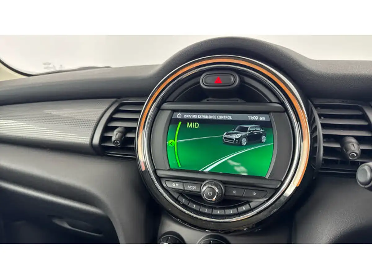 2020-mini-countryman-15-cooper-classic-big-30