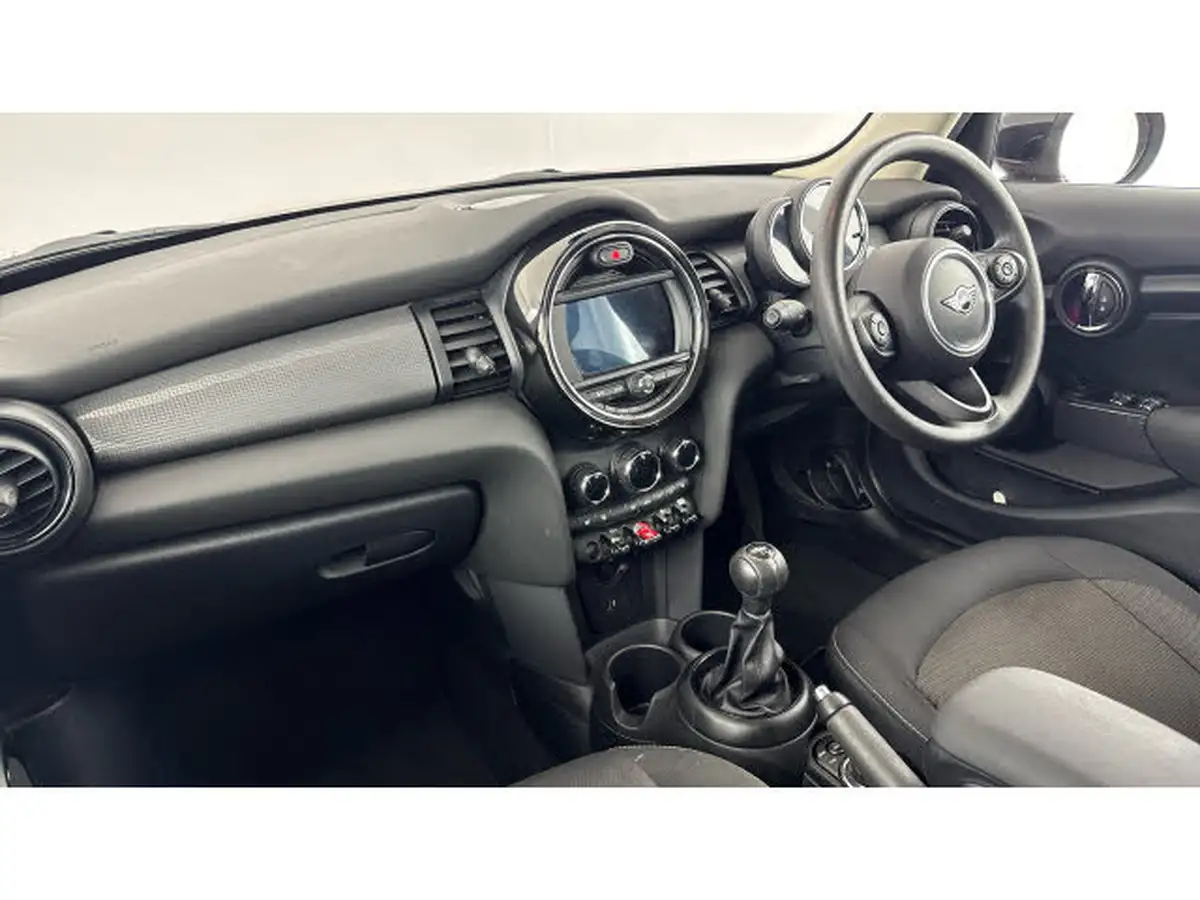 2020-mini-countryman-15-cooper-classic-big-6