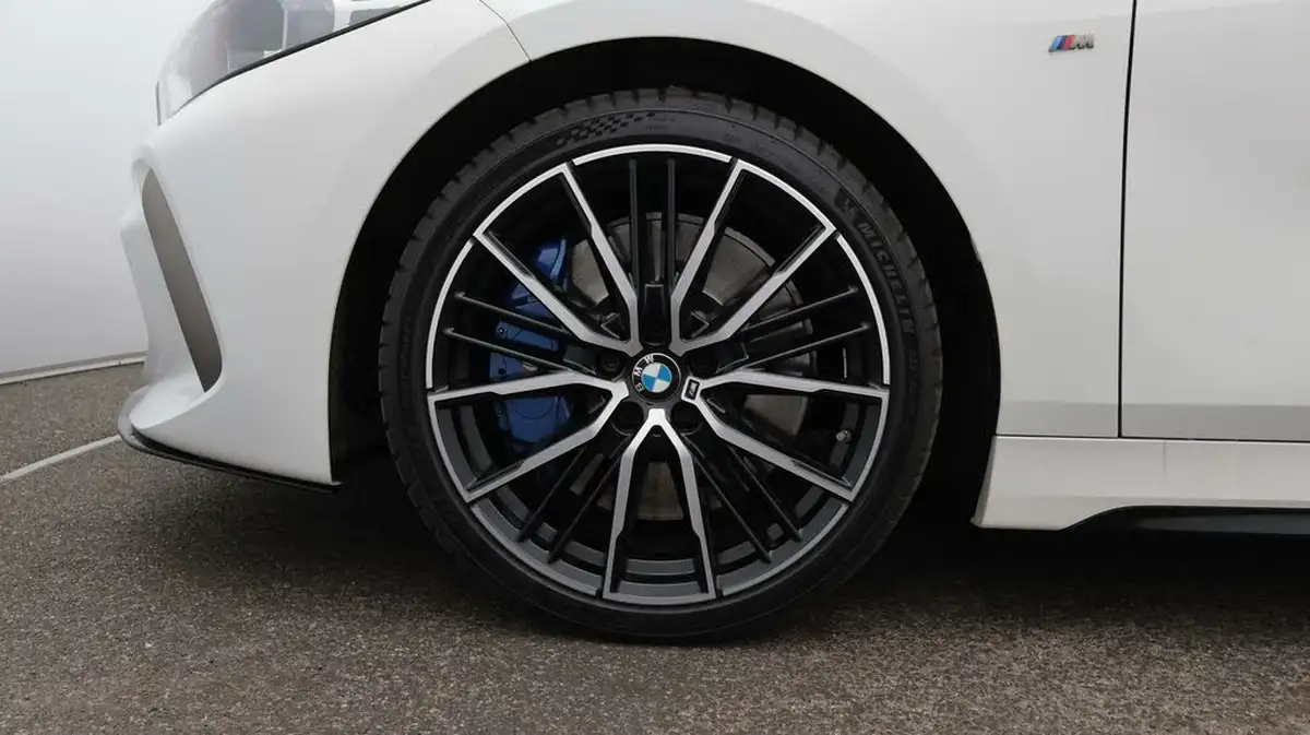 2022-bmw-1-series-20-m135i-xdrive-big-18