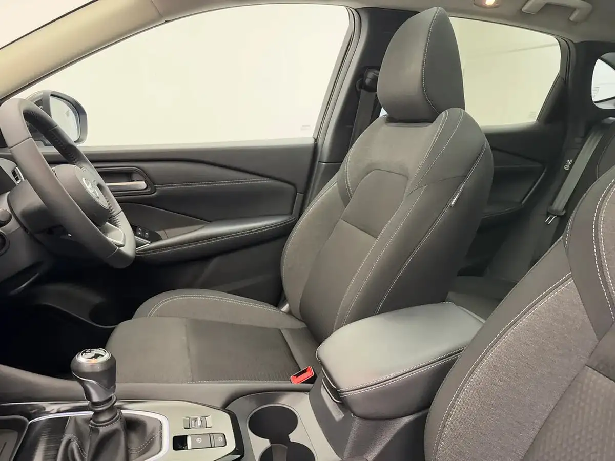 2021-nissan-qashqai-13-dig-t-premiere-edition-140ps-big-13