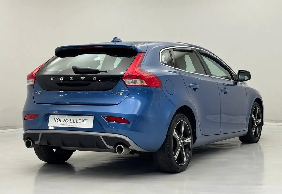 2017-volvo-v40-20td-d4-r-design-nav-plus-big-5
